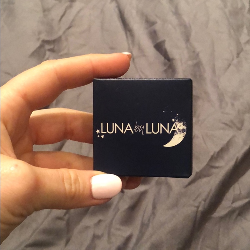 Luna by Luna translucent powder